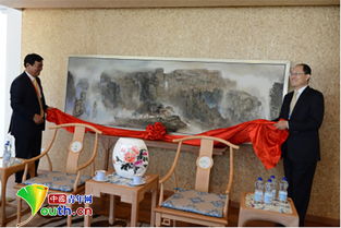 土家族畫家李軍聲繪百米砂石畫長卷傳播繪畫藝術