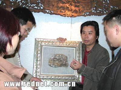 純樸自然倍受青睞 張家界砂石畫走出國門(組圖)_新聞中心_新浪網