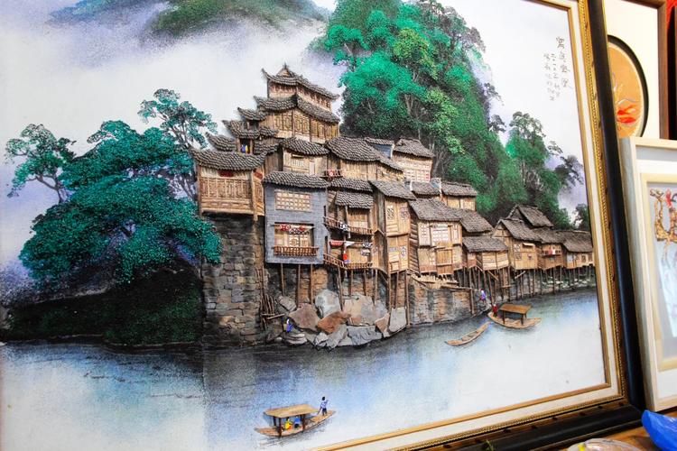 砂石畫的年輕守護者 十余載沉淀的藝術(shù)傳奇