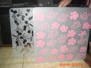 十堰玻璃噴砂機與衛(wèi)浴磨砂工藝 惠捷機械助力玻璃藝術(shù)與瓷磚背景墻制造